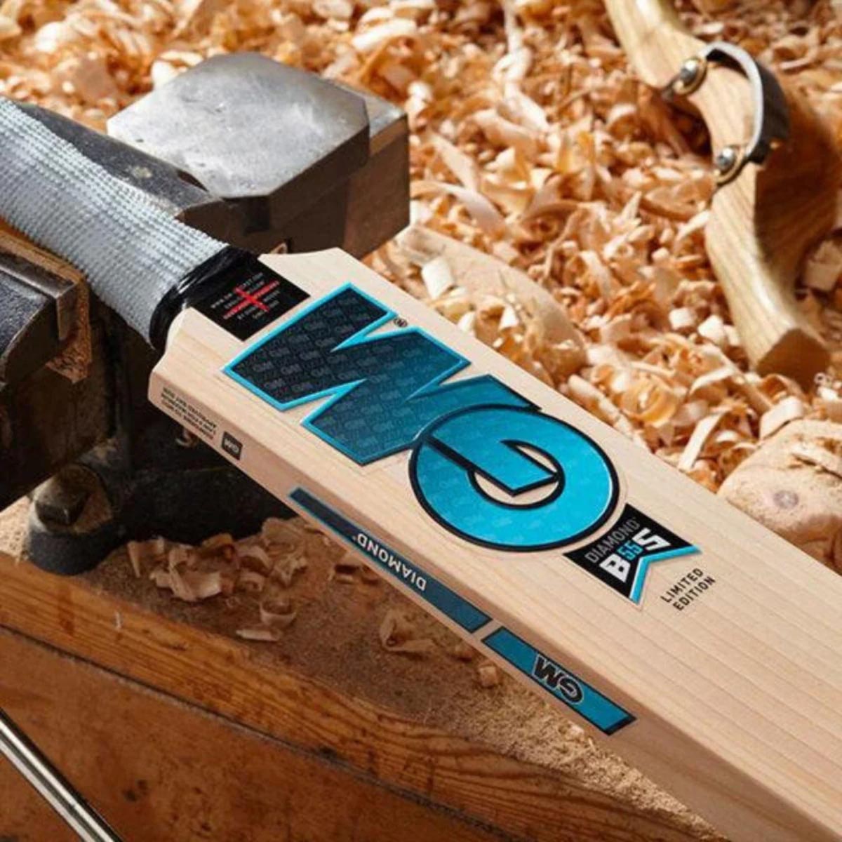 GM Diamond DXM 404 Junior Cricket Bat - Image 7